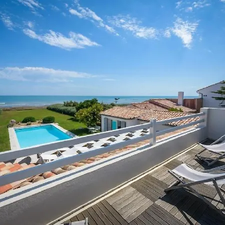 Magnifique Sur Front De Mer Avec Piscine Chauffee Sur L'ile De Re